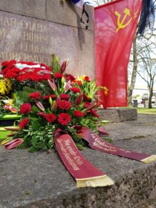 Kranz am sowjetischen Ehrendenkmal in Neuruppin